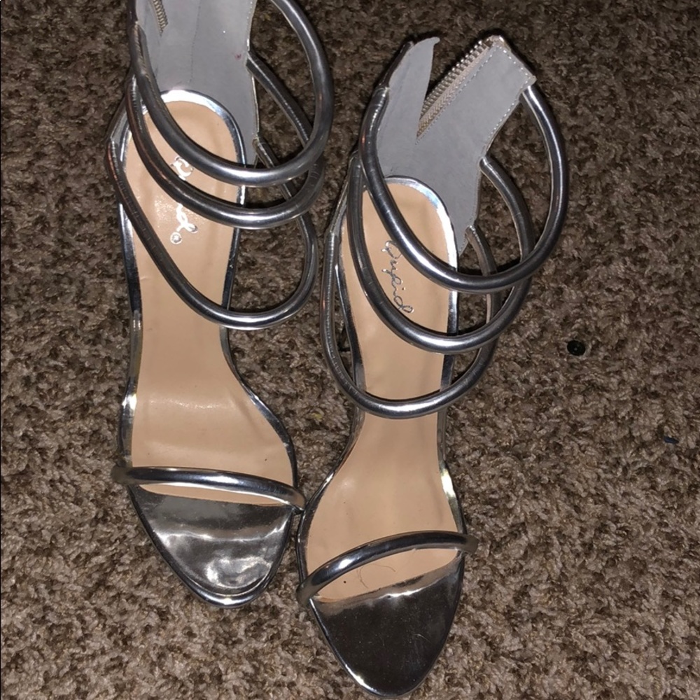 Silver pumps